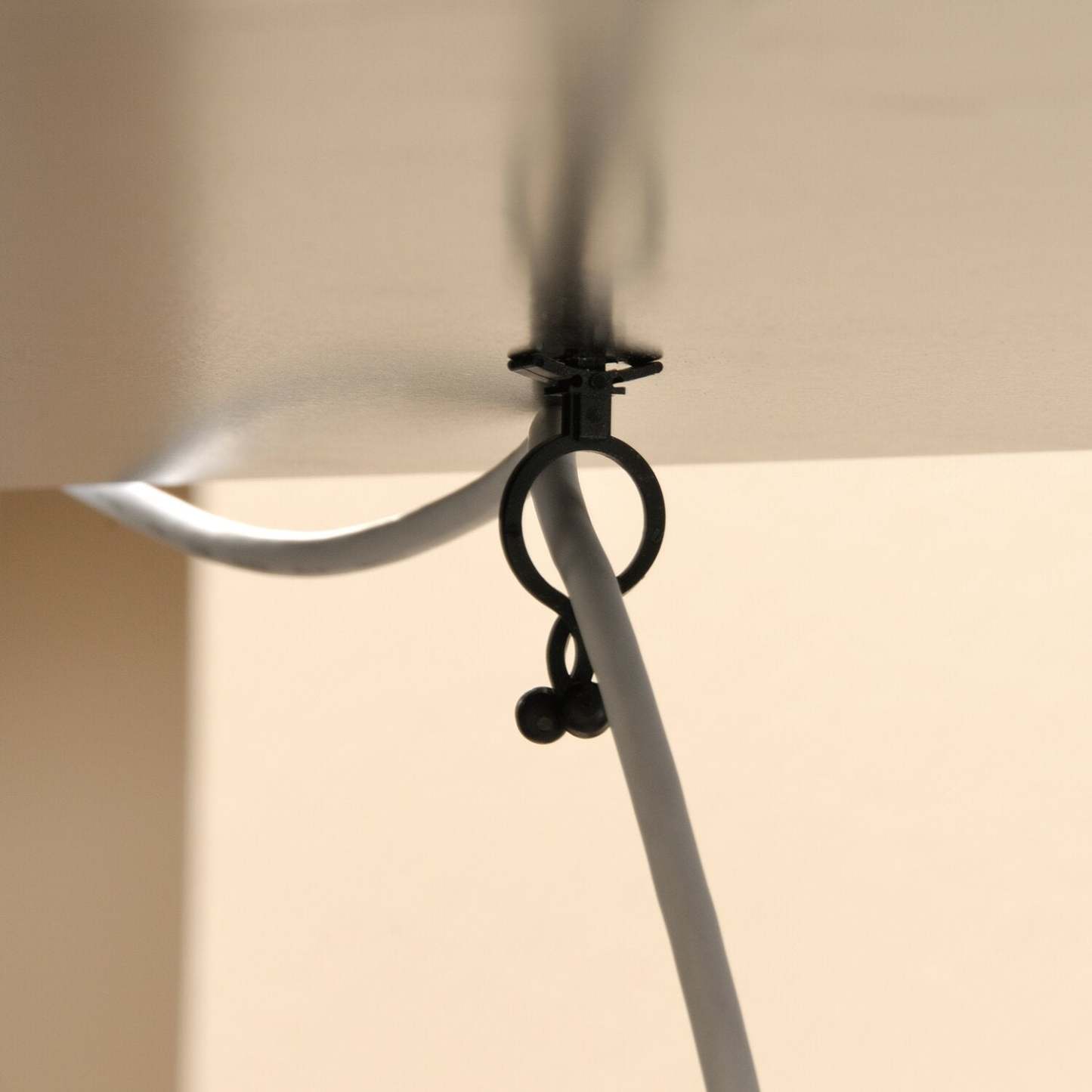 Bureau traditionnel Murray de 53 po avec dessus relevable et rangement - brun foncé