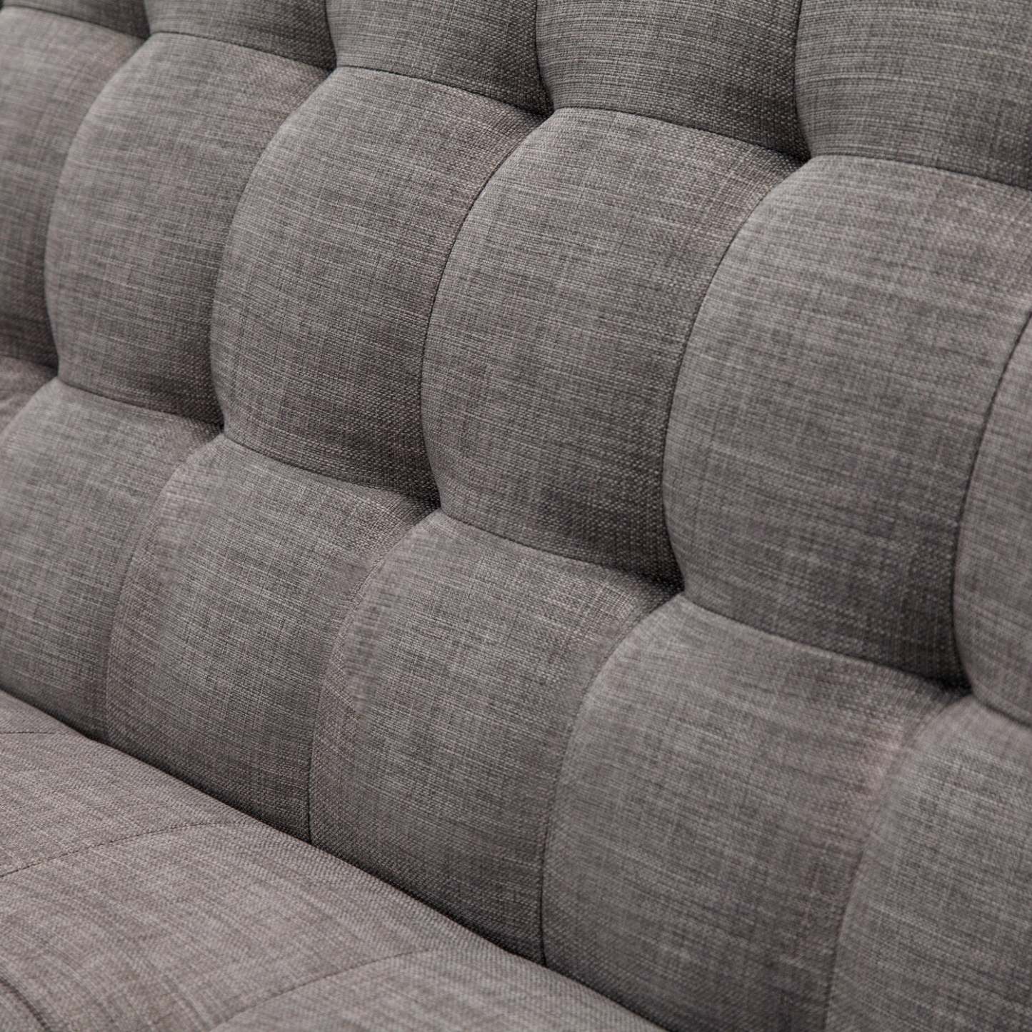 Futon Klik Klak Avery 81,5 en tissu d'apparence lin avec capitonnage et deux oreillers d'accoudoir - Gris | Futon Avery de 81,5 po en tissu d'apparence lin avec mécanisme Klik Klak, capitonnage et deux accoudoirs coussinés - gris