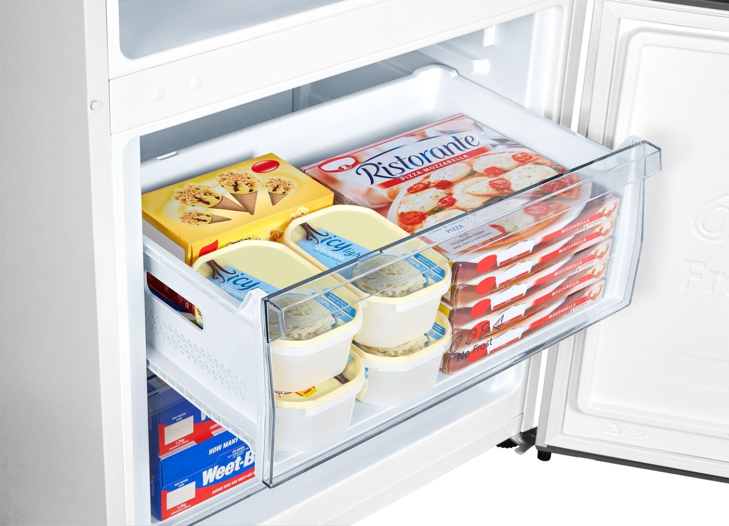 Réfrigérateur Hisense de 27,7 pi³ et de 14,7 po à congélateur inférieur - blanc - RB15A2CWE | Hisense 27.7 14.7 Cu. Ft. Bottom-Mount Refrigerator - White - RB15A2CWE