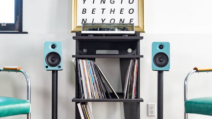 Kanto SP26PL 26 Paires de Supports pour Haut-parleurs avec Gestion Intégrée des Câbles - Noir | Ensemble de support SP26PL de Kanto pour haut-parleurs de 26 po avec système de gestion des câbles intégré - noir | SP26PLBS