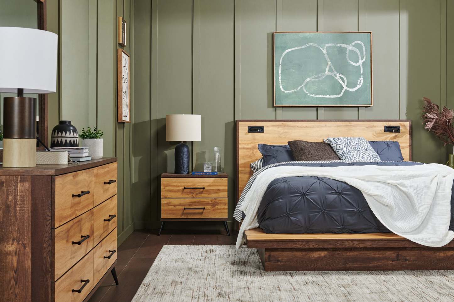 Commode à 6 tiroirs pour chambre à coucher Silas, 64 L x 33,4 H - Brun rustique | Commode de chambre à coucher Silas de 64 po (L) x 33,4 po (H) à 6 tiroirs - brun rustique