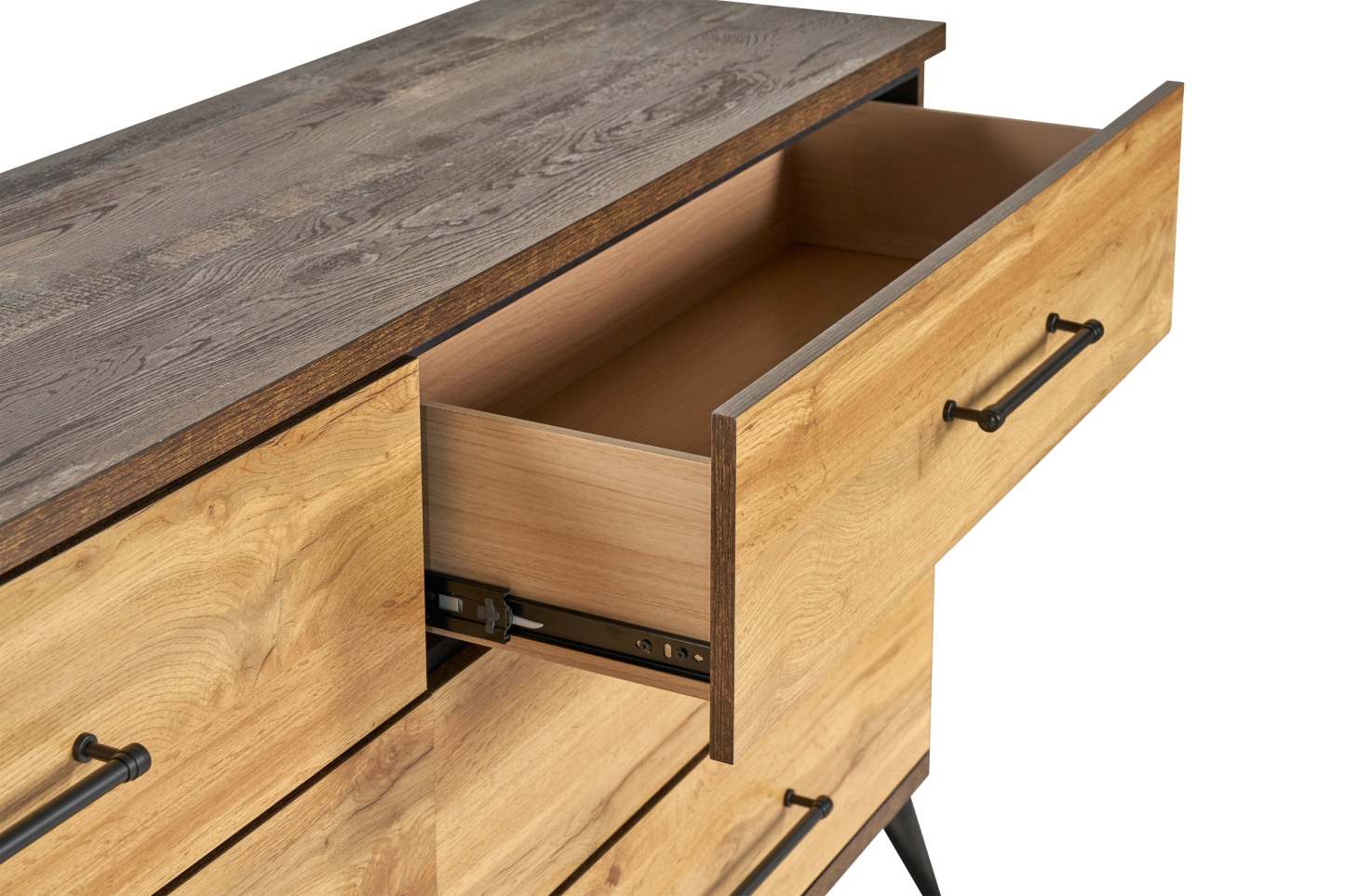 Commode à 6 tiroirs pour chambre à coucher Silas, 64 L x 33,4 H - Brun rustique | Commode de chambre à coucher Silas de 64 po (L) x 33,4 po (H) à 6 tiroirs - brun rustique