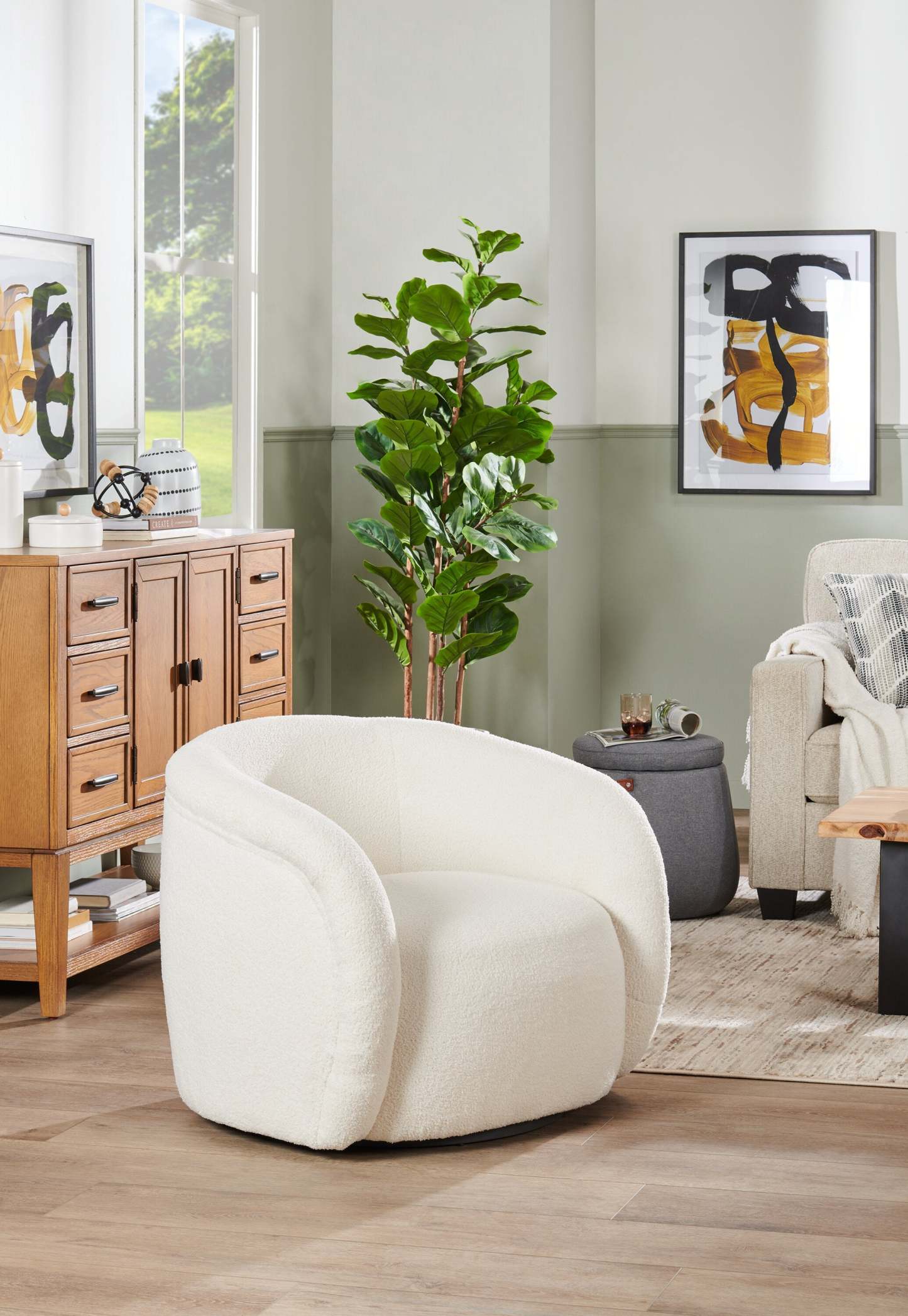 Fauteuil d'appoint courbé en tissu Sherpa Solo 31.1 - Crème glacée | Fauteuil d'appoint courbé Solo de 31,1 po en tissu sherpa - crème glacée