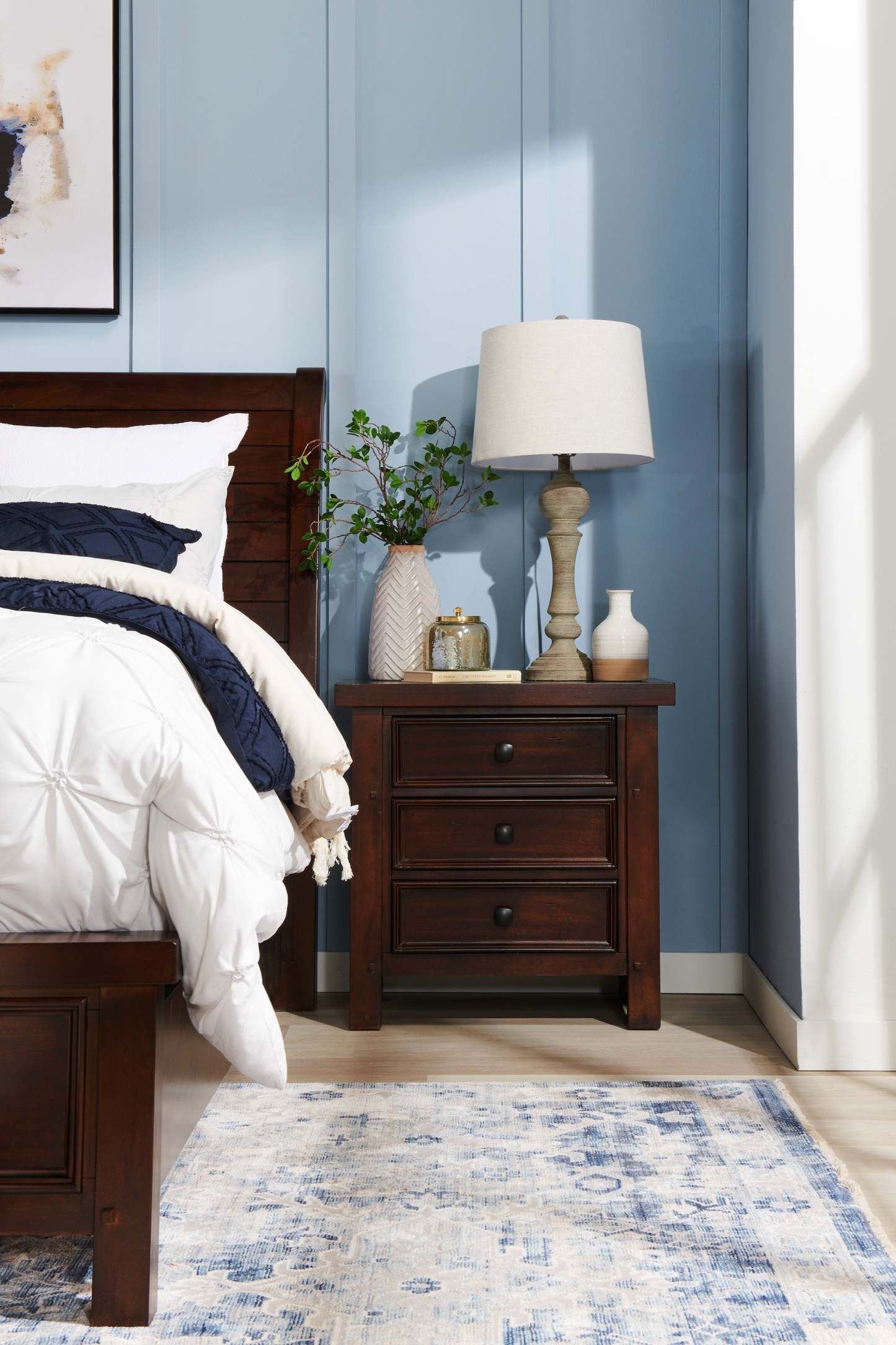 Table de chevet Sonoma à 3 tiroirs, 28 L x 28 H - Marron Mangue | Table de nuit Sonoma de 28 po (L) x 28 po (H) à 3 tiroirs - brun manguier