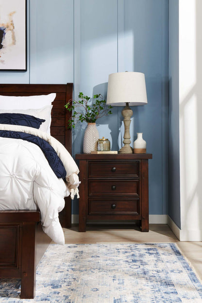 Table de chevet Sonoma à 3 tiroirs, 28 L x 28 H - Marron Mangue | Table de nuit Sonoma de 28 po (L) x 28 po (H) à 3 tiroirs - brun manguier