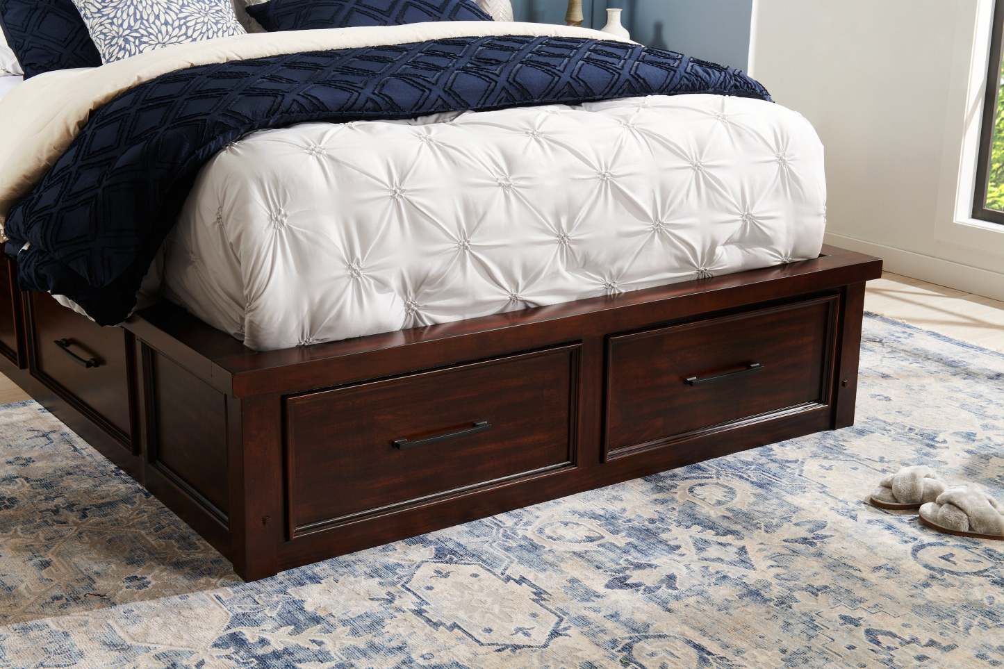 Lit plateforme de rangement Sonoma avec tête de lit et cadre de lit, brun manguier - format grand lit | Sonoma Platform Storage Bed with Headboard & Frame, Mango Brown - Queen Size