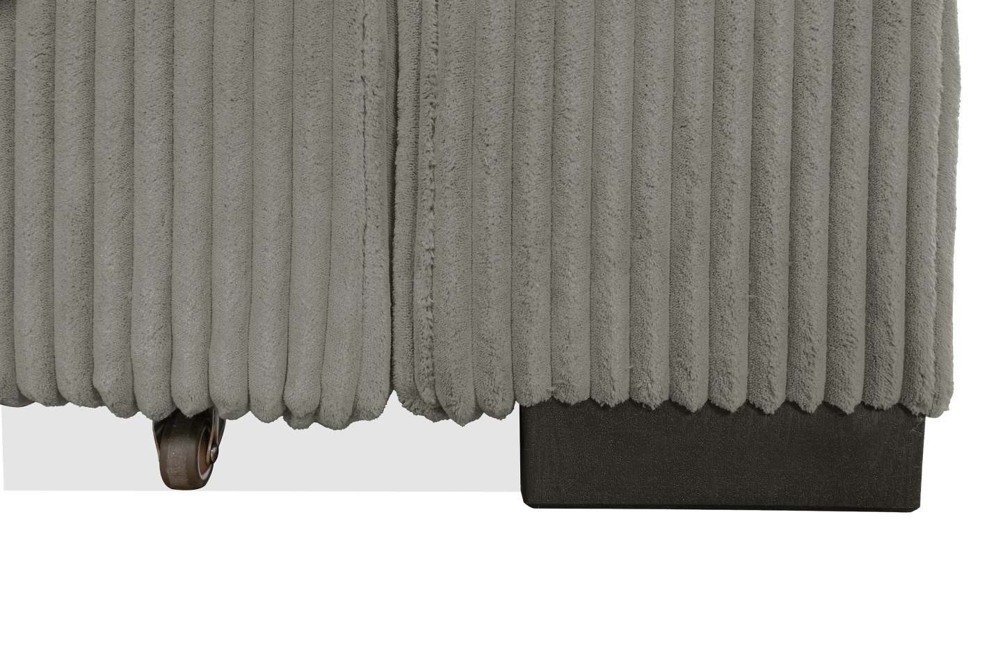 Canapé-lit pleine grandeur Stratus 108 en tissu fausse fourrure avec coulissement électrique - Gris brouillard | Canapé lit double Stratus de 108 po en tissu de fausse fourrure avec coulissement électrique - gris brouillard