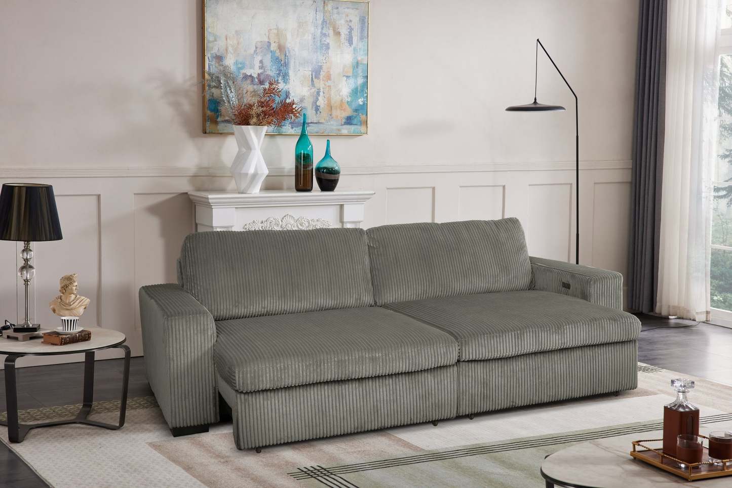Canapé-lit pleine grandeur Stratus 108 en tissu fausse fourrure avec coulissement électrique - Gris brouillard | Canapé lit double Stratus de 108 po en tissu de fausse fourrure avec coulissement électrique - gris brouillard
