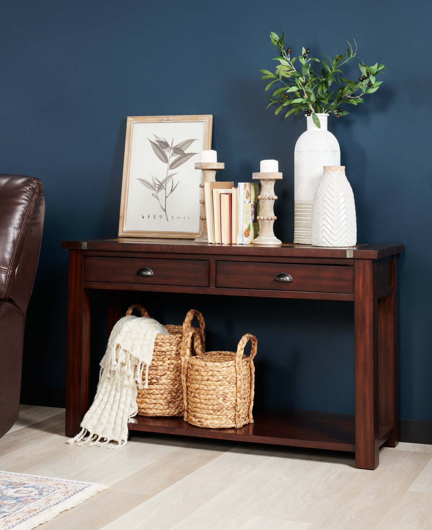 Roanoke 50 Rustic Sofa Table with Storage and Shelf - Dark Cherry Wood and Slate Inlay|Table de salon rustique Roanoke de 50 po avec rangement et tablette - bois cerisier foncé et incrustation d’ardoise