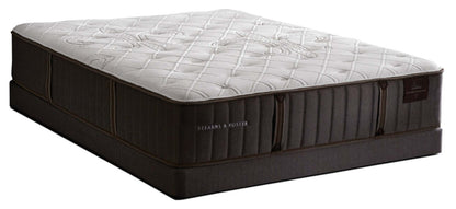 Ensemble matelas ferme Finsbury de Stearns &amp; Foster pour très grand lit