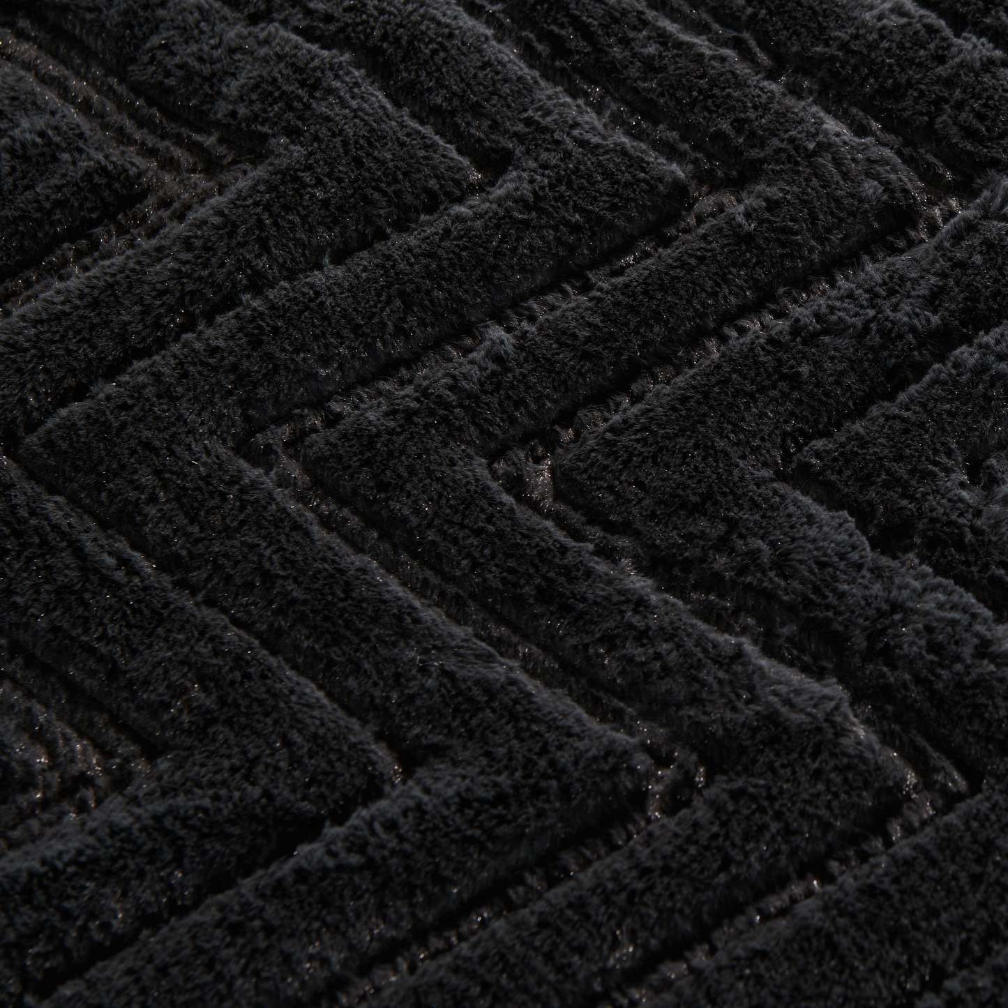 Tilda 3-Piece Full/Queen Comforter Set - Charcoal | Ensemble d'édredon Tilda 3 pièces pour lit double ou grand lit - anthracite