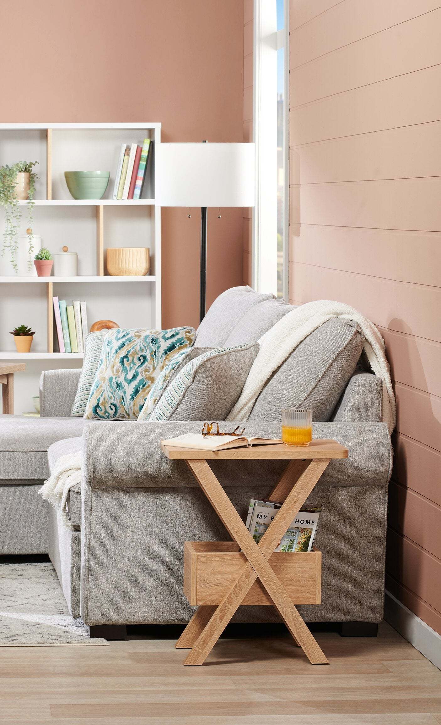 Table de fauteuil Torry de 11,5 po avec compartiment - taupe