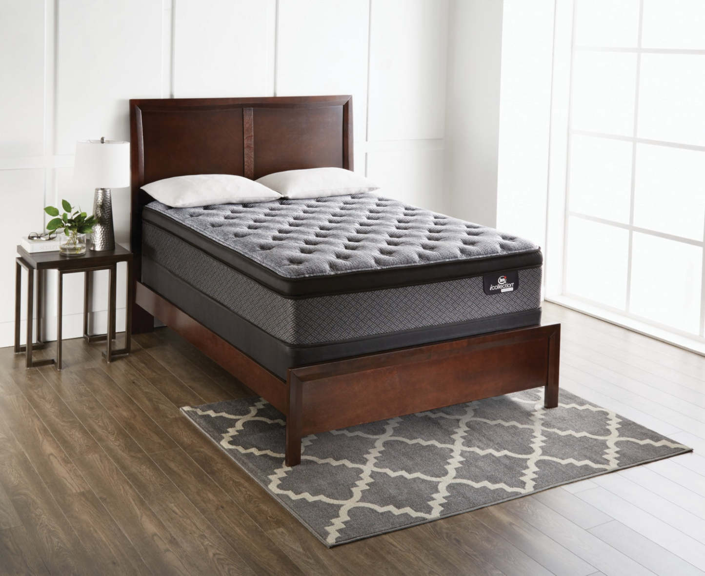 Serta® iCollection® Farina Medium Euro-Top King Mattress Set|Ensemble matelas semi-ferme à Euro-plateau Farina iCollection de Serta pour très grand lit