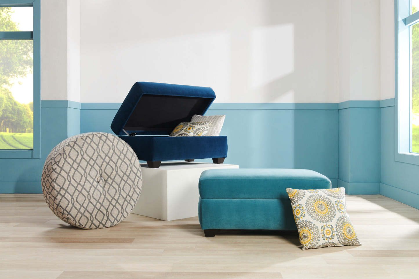 Fabriqué au Canada Pouf de rangement personnalisable The Trunk 39 en tissu de velours - bleu mer | Pouf de rangement The Trunk de Sofa Lab de 39 po fabriqué au Canada en tissu de velours - bleu mer | TRUN3288