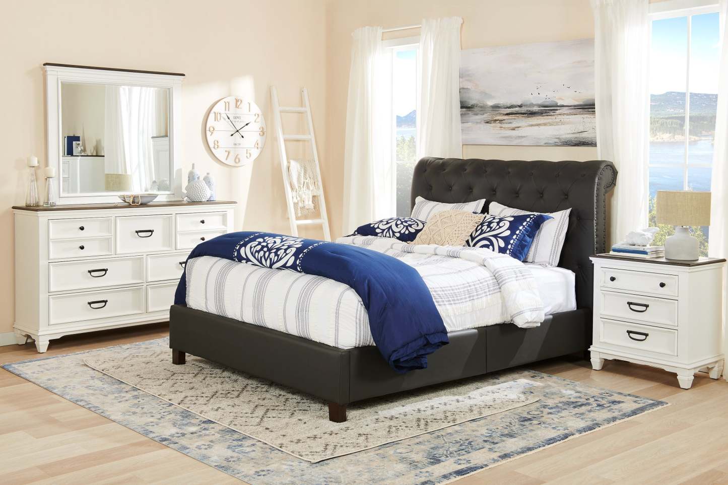 Lit plateforme rembourré Tulsa en tissu de cuir végétalien gris, capitonné avec boutons - Pleine grandeur | Lit plateforme rembourré Tulsa en tissu de cuir végétalien gris avec capitonnage à boutons - format lit double