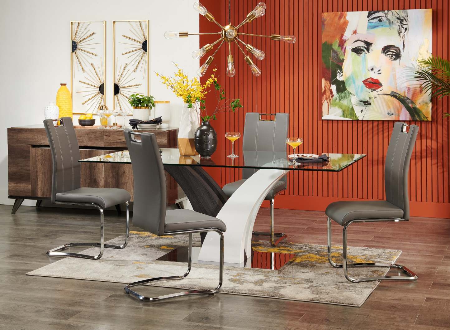 Chaise de salle à manger Tuxedo avec tissu en cuir végétalien, métal - Gris | Chaise de salle à manger Tuxedo en tissu de cuir végétalien et en métal - grise