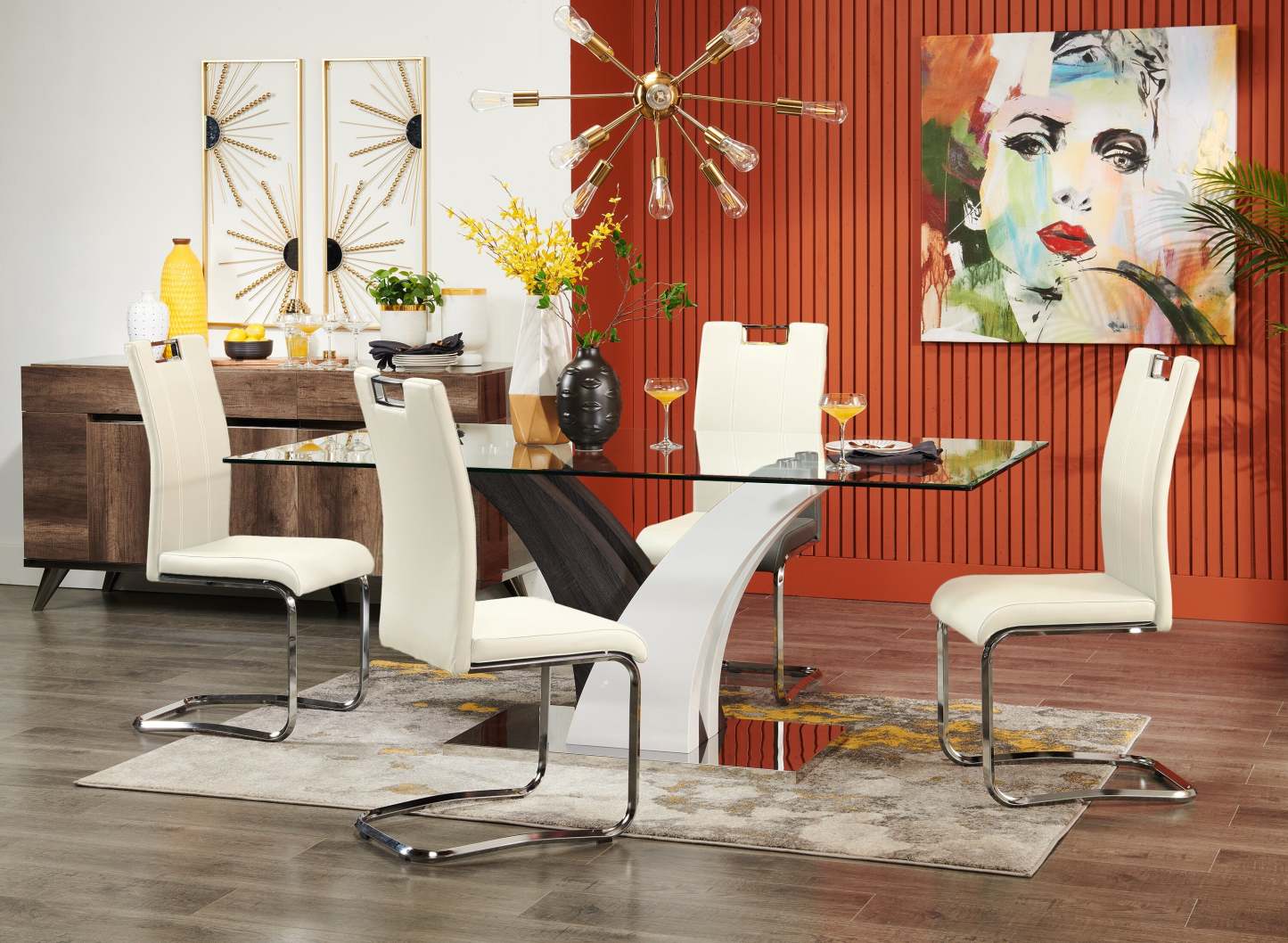 Chaise de salle à manger Tuxedo avec tissu en cuir végétalien, métal - Blanc | Chaise de salle à manger Tuxedo en tissu de cuir végétalien et en métal - blanche