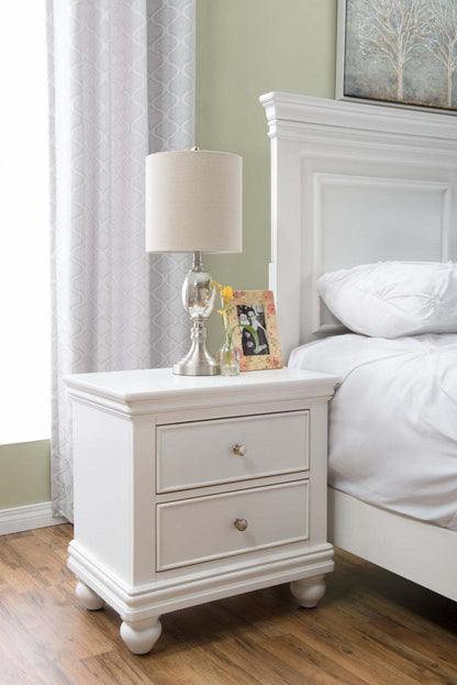 23.5 Modern Mercury Glass with Brushed Nickel Table Lamp|Lampe de table moderne de 23,5 po nickel brossé et verre de mercure