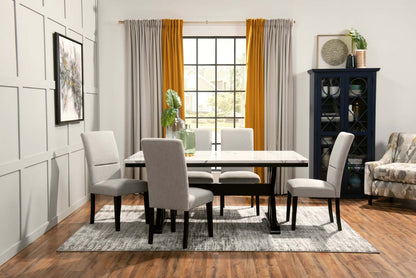 Table de salle à manger Vérone avec plateau Culture marbré, base à tréteaux, 70 W - Blanc | Table de salle à manger Verona de 70 po (L) avec dessus en marbre synthétique et base à tréteaux - blanche