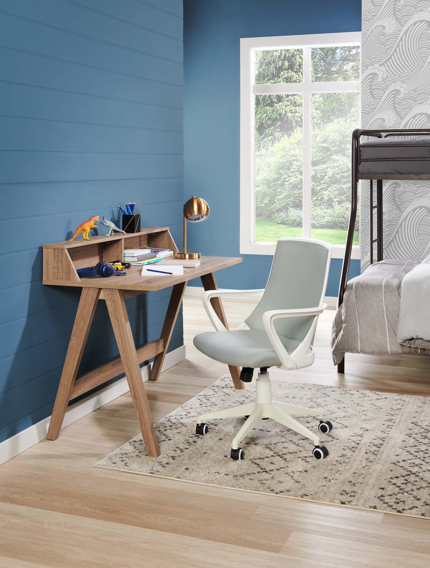 Bureau d'ordinateur Igor 47.25 avec 2 compartiments - Taupe|Bureau d'ordinateur Igor de 47,25 po avec 2 compartiments ouverts - taupe