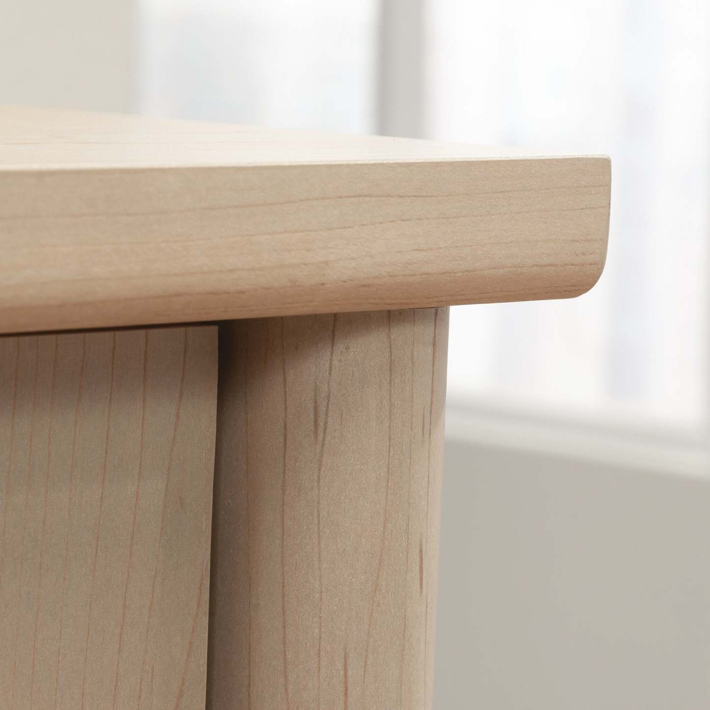 Whitaker Point 31.5 Commercial Grade Storage Cabinet - Natural Maple|Armoire de rangement Whitaker Point de 31,5 po de qualité commerciale - érable naturel