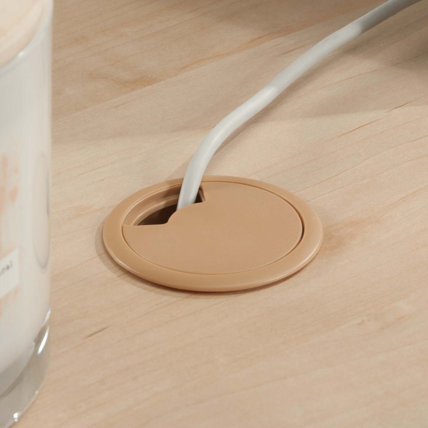 Bureau en forme de L Whitaker Point de 94,13 po de qualité commerciale avec rangement et plateau pour clavier - érable naturel