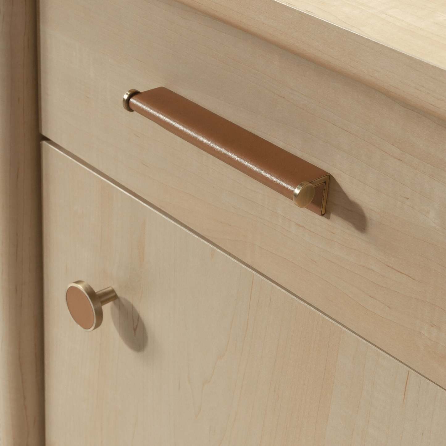 Bureau de direction Whitaker Point de 65,98 po de qualité commerciale à 5 tiroirs avec armoire - érable naturel