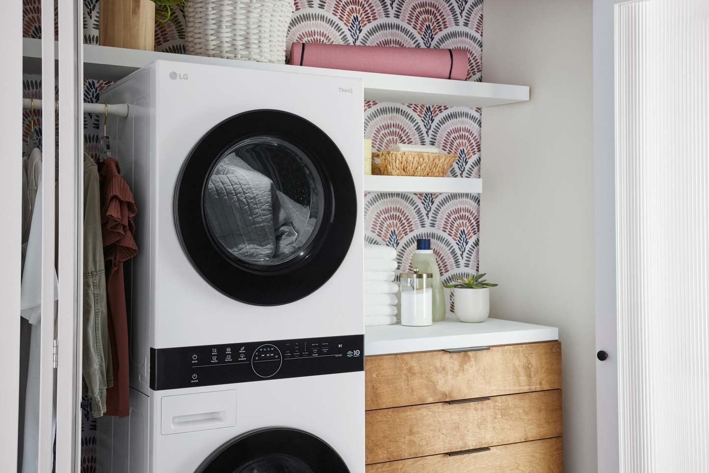 LG 3.1 Washer/4.2 Dryer Cu. Ft. Front-Load High-Efficiency Washtower™ - Blanc - WKHC152HWA | Tour de lavage WashTowerMC haute efficacité LG à chargement frontal avec laveuse de 3,1 pi³ et séche…