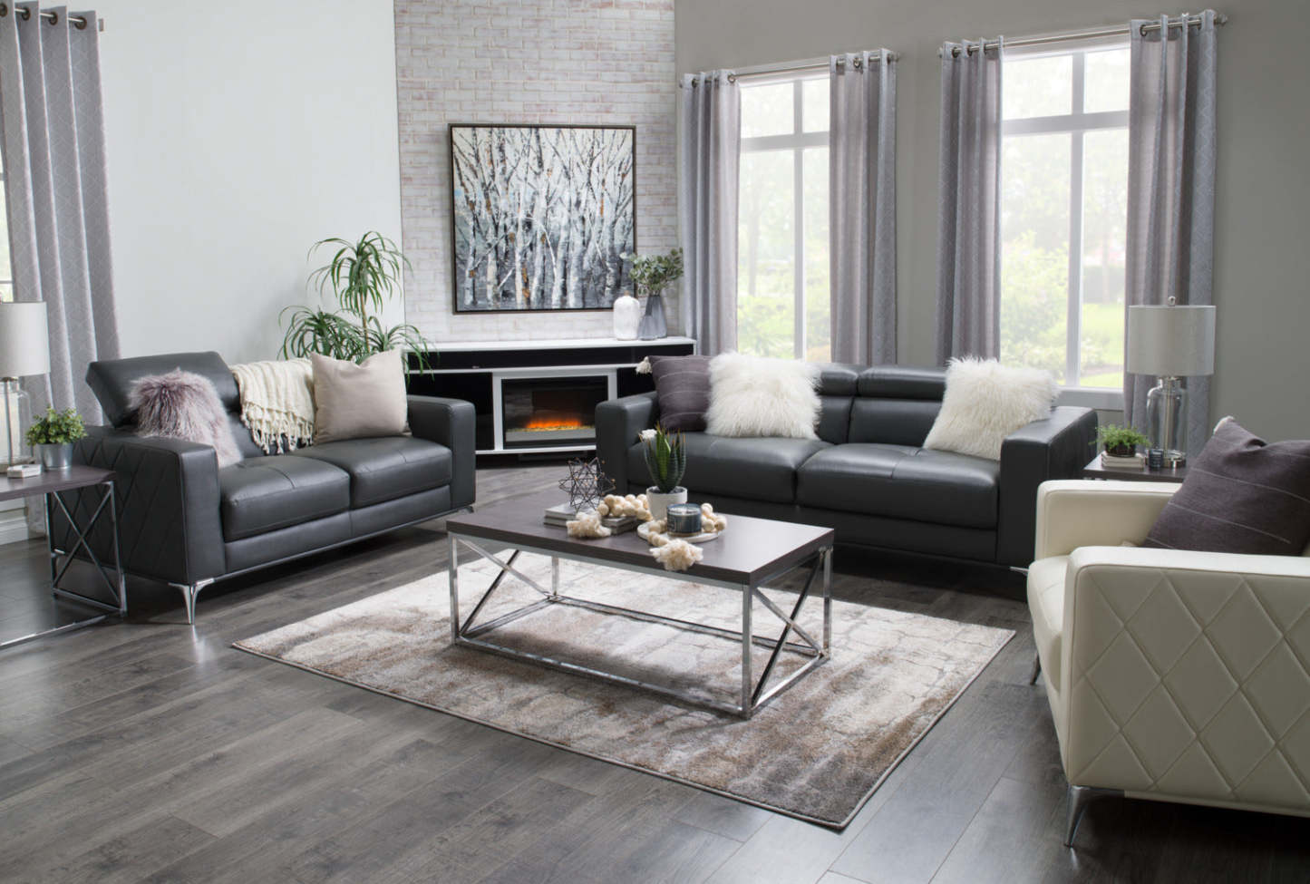 Meuble pour téléviseur moderne Odesos de 72 po avec foyer électrique, rangement et système de gestion des câbles pour téléviseurs jusqu'à 80 po