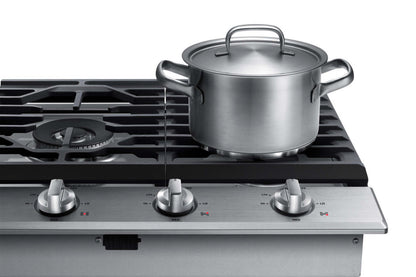 Surface de cuisson à gaz Samsung de 36 po avec brûleur double – NA36K6550TS