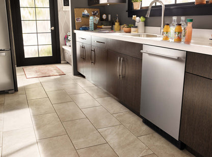 Réfrigérateur Whirlpool de 5,1 pi³ et de 24 po sous le comptoir - acier inoxydable résistant aux traces - WUR35X…