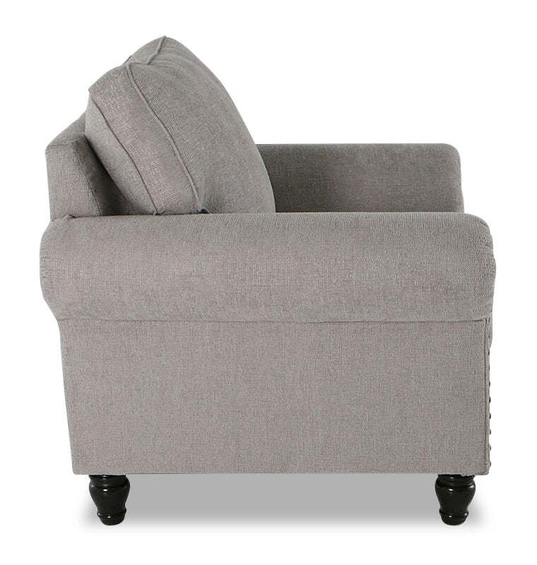 Fauteuil Wynn de 47 po fabriqué au Canada en tissu de chenille avec bordure de clous décoratifs et pattes en oignon en bois - gris