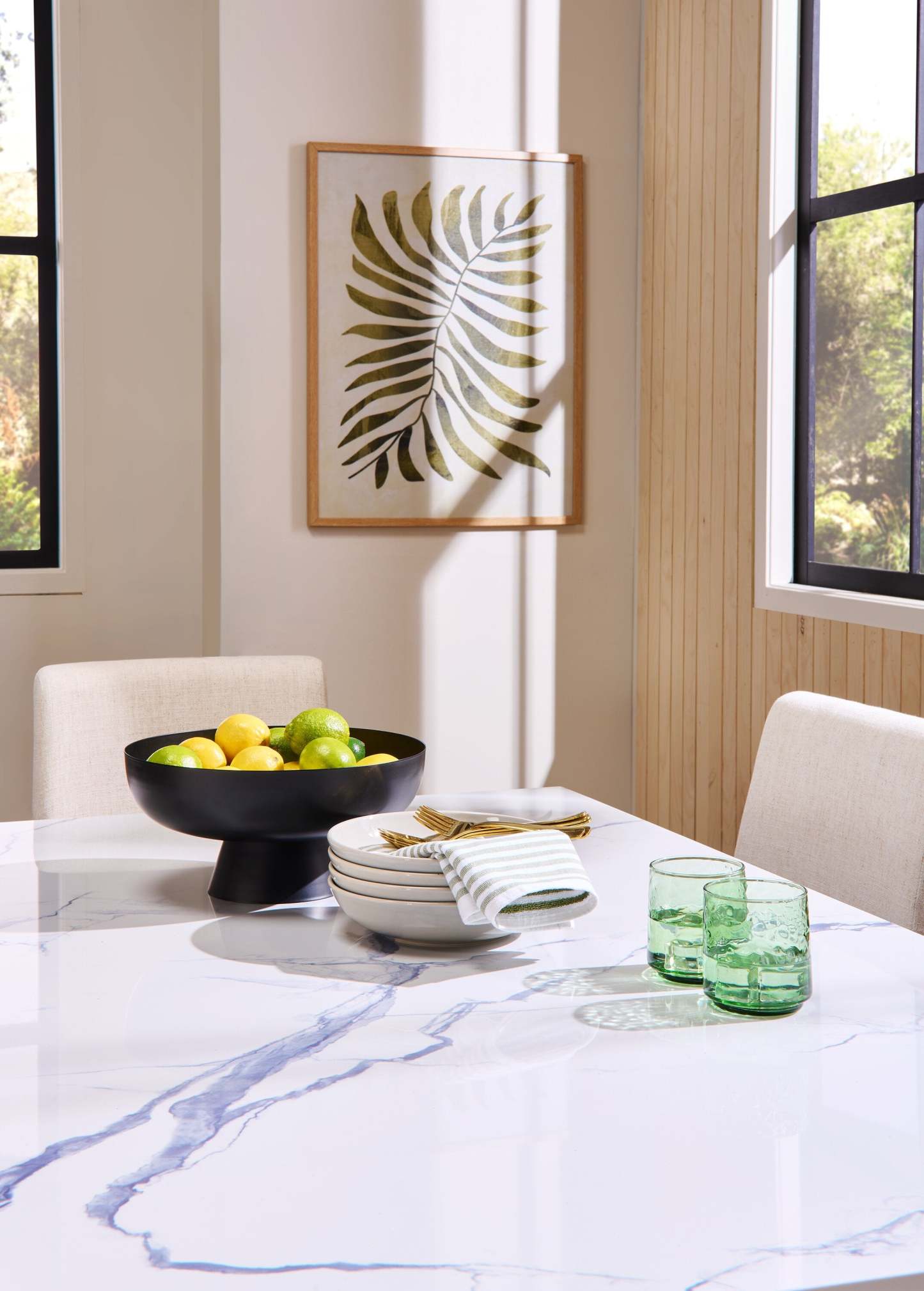 Table de salle à manger Verona avec plateau Culture marbré, 60 W - Blanc | Table de salle à manger Verona de 60 po (L) avec dessus en marbre synthétique - blanche