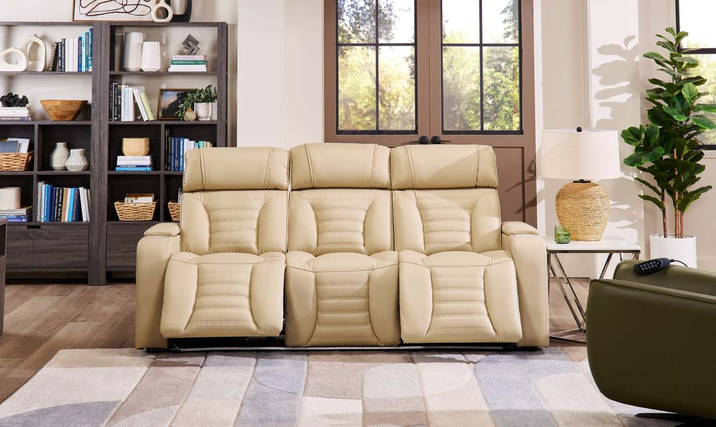 Sofa de massage à inclinaison électrique Zen de 86 po en tissu d’apparence cuir avec appuie-têtes électriques et console rabattable - abricot