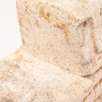 Symbole cible de la statue en pierre de Raja Sumba | Régulier