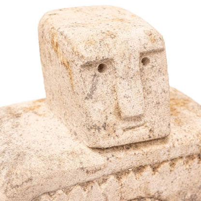 Symbole cible de la statue en pierre de Raja Sumba | Régulier